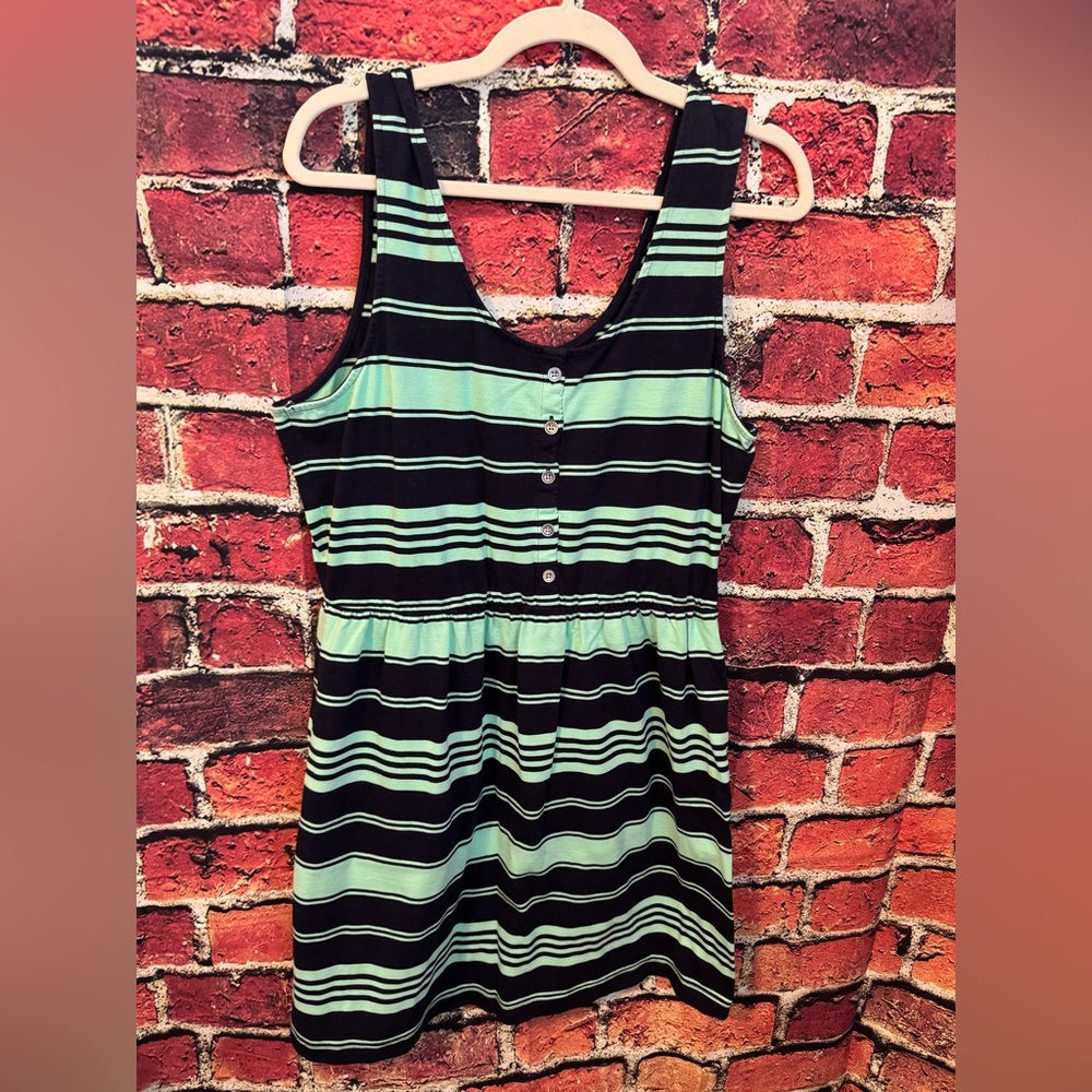 Preowned Striped Sleeveless Dress Size L Item #PHK132 Bust 19” Length 37”